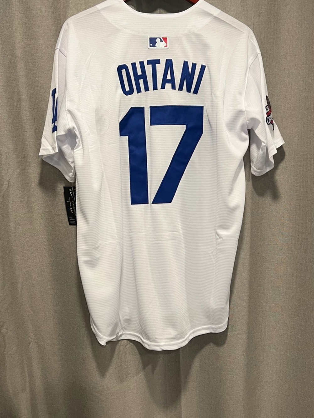 Los Angeles Dodgers #17 Ohtani Jersey - Picture 3 of 4